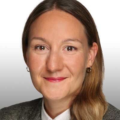 Portrait von Julia Bresagk.