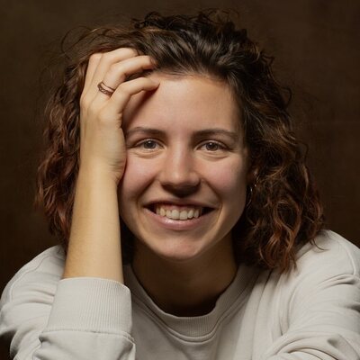 Portrait von Lili Depka.