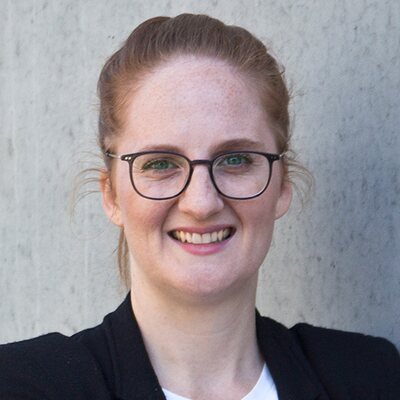 Portrait von Jasmin Hiller.