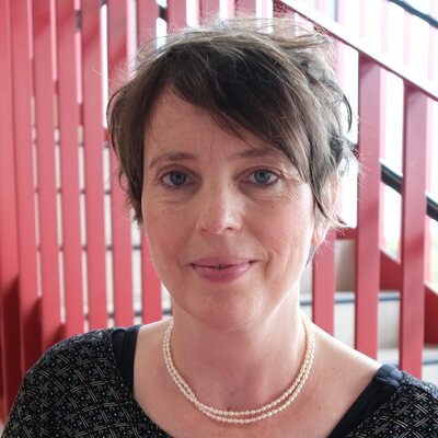 Portrait von Prof. Dr. Iris Mühlenbruch.