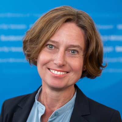 Portrait von Iris Reimold.