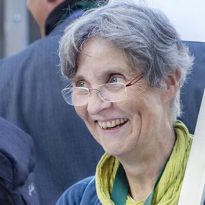 Portrait von Dipl.-Ing. Katalin Saary.