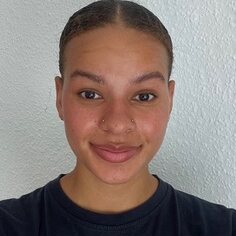 Portrait von Mira Tabe Ebi.