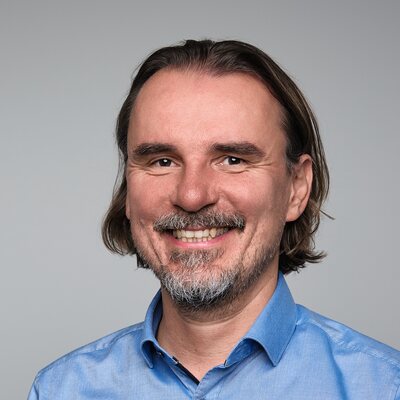 Portrait von Bastian Wetzke.